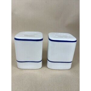 VTG Viana Do Castelo stoneware White Blue square salt & pepper shakers Portugal
